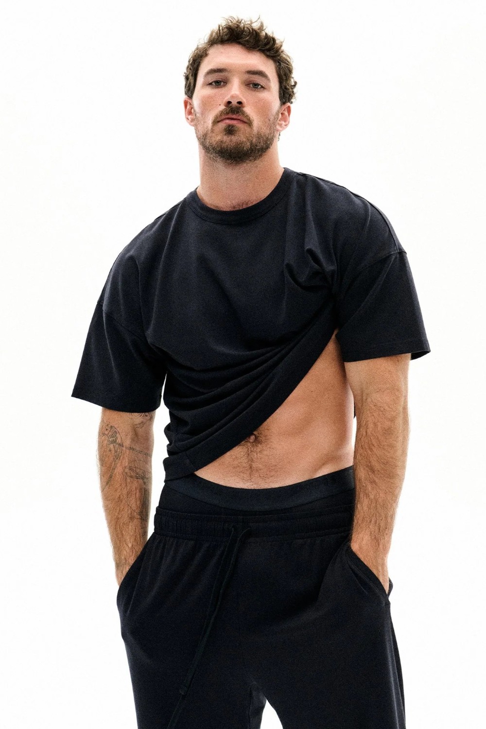 תמונת כל הלוק של RELAXED T-SHIRT